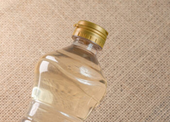 Por que o vinagre branco é considerado “milagroso” para a língua-de-sogra