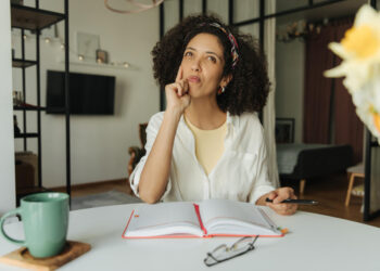 Ônibus no plural: descubra se é ônibuses, ónibus ou ônibos
