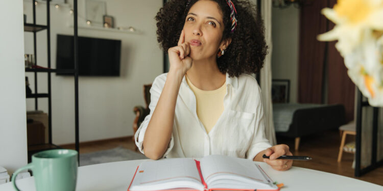 Ônibus no plural: descubra se é ônibuses, ónibus ou ônibos