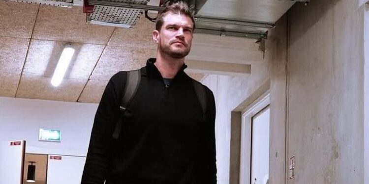 Técnico brasileiro largou o país do futebol e foi confirmado como novo treinador de time da NBA