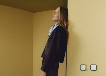 Marca de roupas queridinha por brasileiros confirma volta ao Brasil em grande estilo