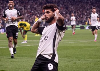 Craque da seleção brasileira declara amor ao Corinthians e sonha em jogar no clube