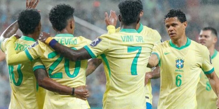 Atacante brasileiro pode vencer o prêmio de melhor do mundo — e não é o Vini Jr.