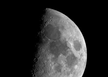 Nossa Lua não é única: NASA já identificou 891 luas no universo