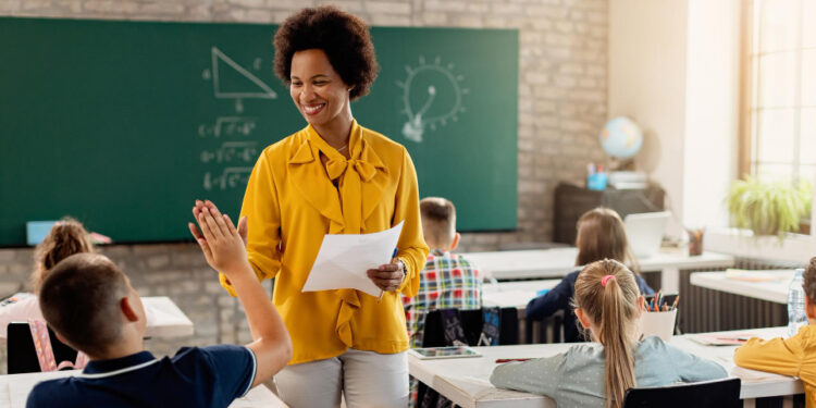 Professores agora poderão solicitar um dos cartões mais poderosos do Brasil