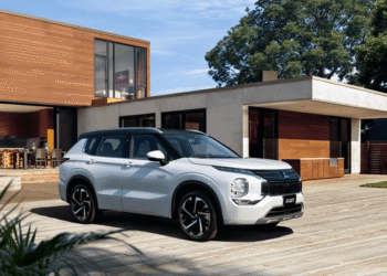 Mitsubishi lança novo gigante das pistas no Brasil: SUV com 7 lugares e MUITO econômico