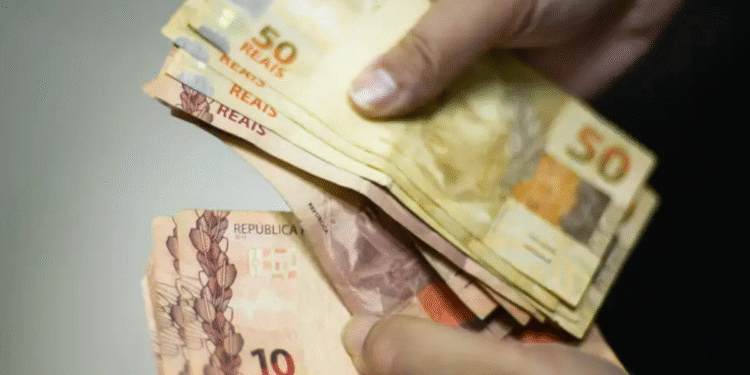 Banco do Brasil e Caixa vão pagar R$ 1.518 para lista de CPFs nesta semana