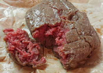 Carne ficou cinza na geladeira? Saiba se ainda dá pra comer sem risco