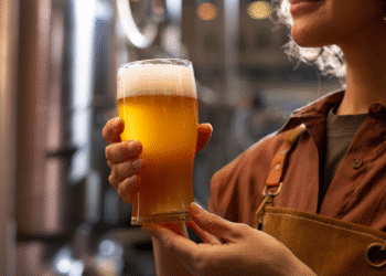 Cerveja com suco de limão e tangerina é eleita a melhor do Brasil