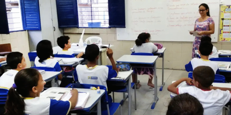 Ciclo letivo 2025: em que dia terminam as aulas no Brasil