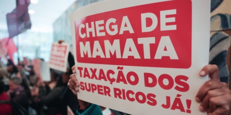 Direita e esquerda se unem no Brasil e aprovam nova lei