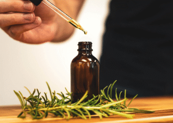 Esse óleo é capaz de fazer crescer cabelo até em calvos