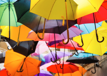 Guardas-chuvas ou guarda-chuvas? Saiba qual o plural correto dessa palavra