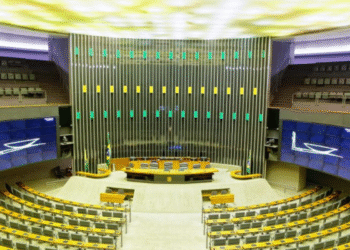 Lei sobre bebês reborns vira piada entre vereadores e causa constrangimento na Câmara