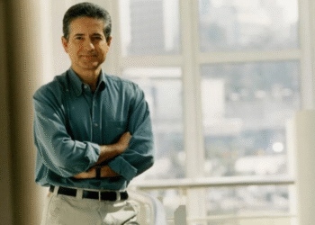 Lendário âncora da Globo deixou a emissora após mais de 40 anos; veja como ele está