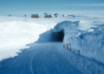 NASA encontrou um segredo obscuro enterrado a 30 metros debaixo do gelo