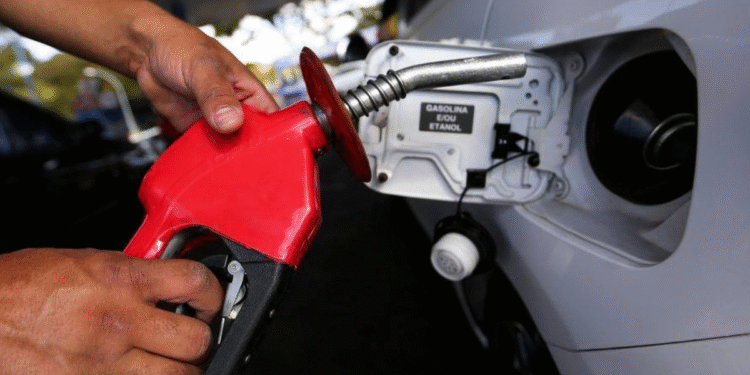 Novo combustível para aposentar a gasolina comum chegou ao Brasil para felicidade dos motoristas
