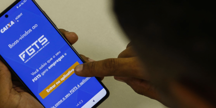 Quem tem dinheiro parado no FGTS já pode ficar preocupado: regra polêmica começa a valer em 1 de novembro