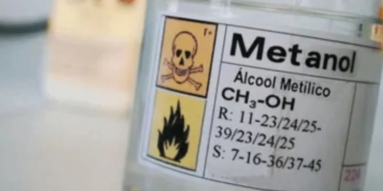Saiba identificar os sinais da intoxicação por metanol e quando procurar ajuda