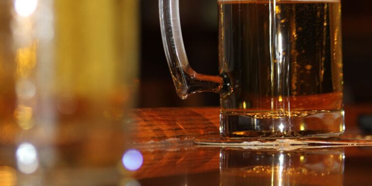 A bebida alcoólica com menos risco de contaminação por metanol