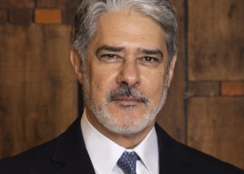 William Bonner ganhava R$ 900 mil no Jornal Nacional e aceitou salário menor para comandar novo programa