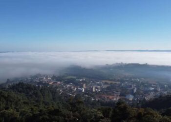 Cidade brasileira foi construída em cima de uma das maiores crateras do país