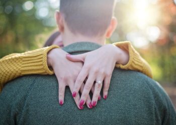 Sonhos com o ex têm significado? A psicologia explica o que está por trás