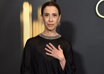 Após Globo de Ouro, Fernanda Torres revela segredo da família: ‘muito endividados’