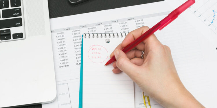 Acabou a espera: veja quando o 13º salário de 2025 vai cair na sua conta