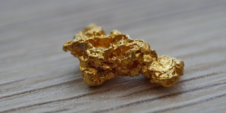 Ouro em queda no mercado: esse é o momento ideal para comprar?