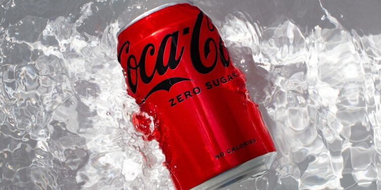 Novo estudo aponta que refrigerante zero é pior que o normal no acúmulo de gordura