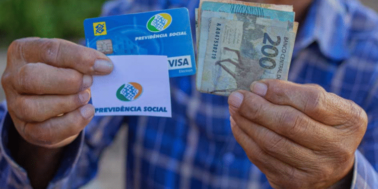 13º salário do INSS será depositado nesta semana para idosos acima de 60 anos