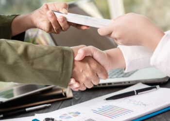 Bancos podem ser proibidos de negar empréstimo por idade ou condições de saúde