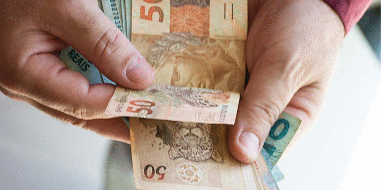 Brasileiros que vivem nessa região vão receber um salário extra no dia 12/12
