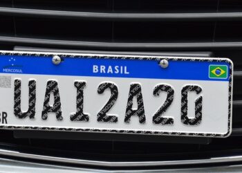 Consulte a placa de um veículo em apenas poucos passos