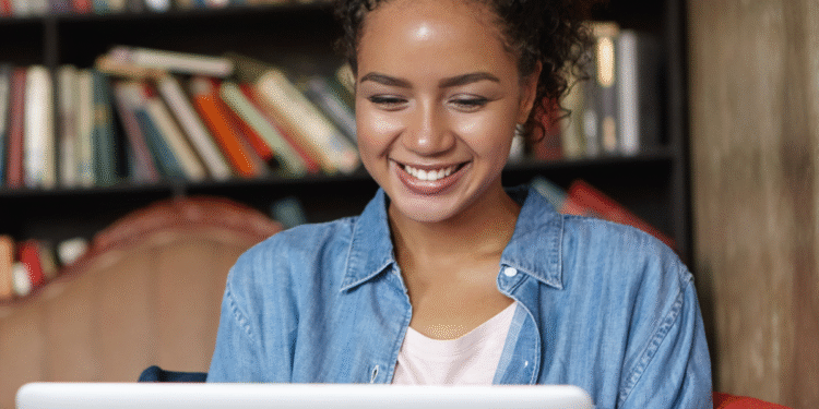 Empresa de tecnologia abre 82.828 vagas em cursos técnicos: prepare-se para a profissão do futuro