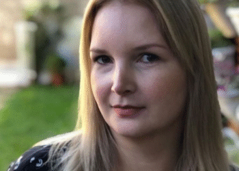 Enquanto Suzane von Richthofen vende havaianas, Elize Matsunaga vira Uber