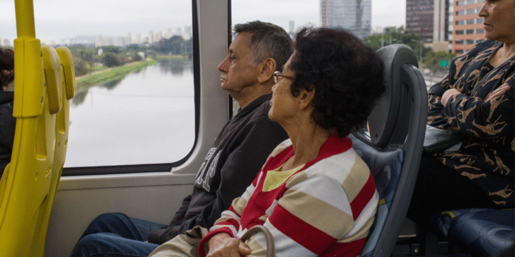 Programa foi aprovado pelo governo e agora estes brasileiros vão poder andar de ônibus sem ter que pagar