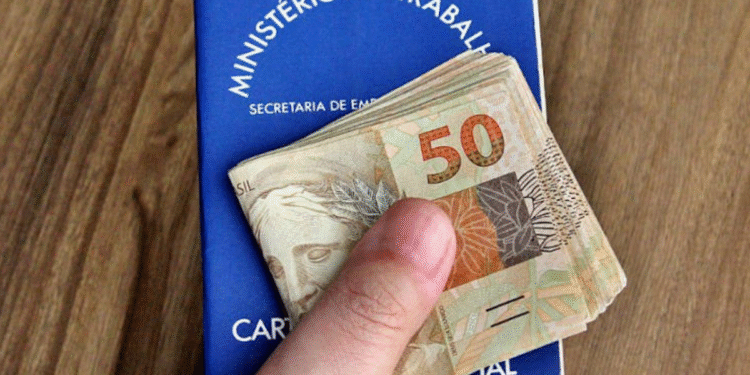 Seu 13º salário pode ser quitado de uma vez antes do fim de ano