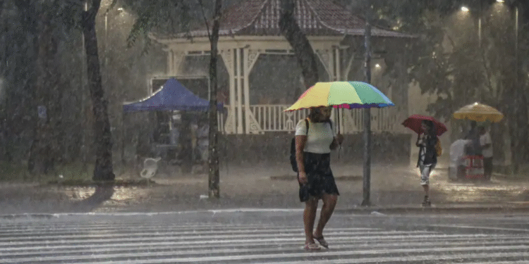 Tempestades perigosas vão assolar várias regiões do Brasil; 8 alertas de perigo já foram enviados