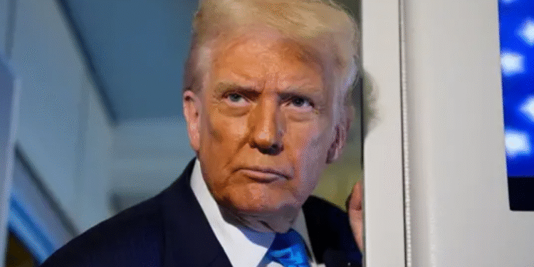 Todo mundo precisa seguir essas novas regras para ter a cidadania nos EUA