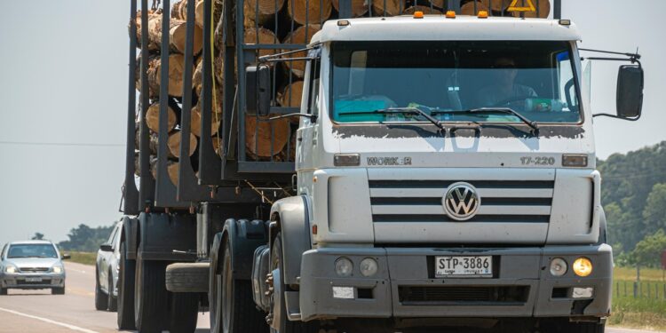 Nova greve de caminhoneiros ameaça parar o Brasil novamente