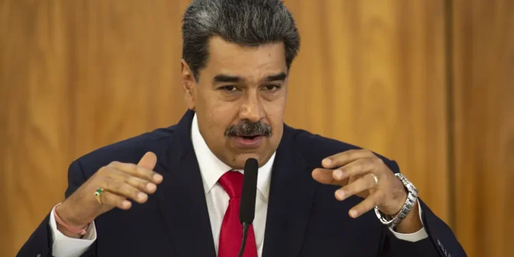 Maduro anuncia exército de 8 milhões de soldados e Venezuela se prepara para guerra