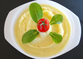 Receita de chef sem leite e manteiga no purê faz um sucesso nos almoços