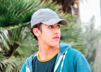 Boné virou coisa do passado com essa nova tendência no verão