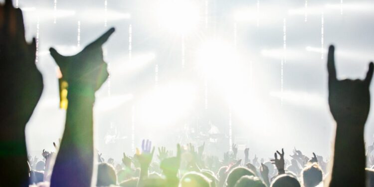 Depois do Oasis, dupla lendária que marcou época no rock anuncia shows no Brasil em 2026