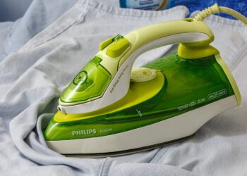 Receita mágica para deixar o ferro de passar roupa brilhando