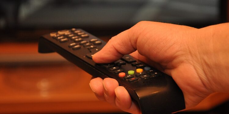 Streamings piratas tinham mais usuários que a Claro e Sky juntas