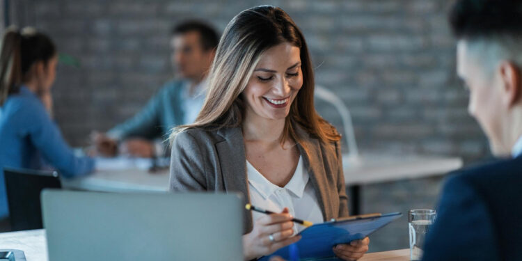 Brasileiros são pegos desprevenidos e terão que retornar ao trabalho presencial