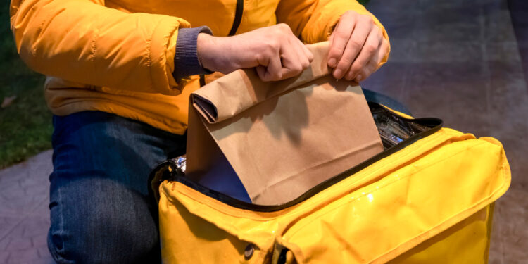 Boulos prepara mudanças e pedir delivery no Brasil pode ficar mais caro